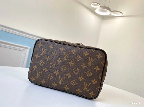 VUITTON GM LOUIS TOILETRY POUCH 0319